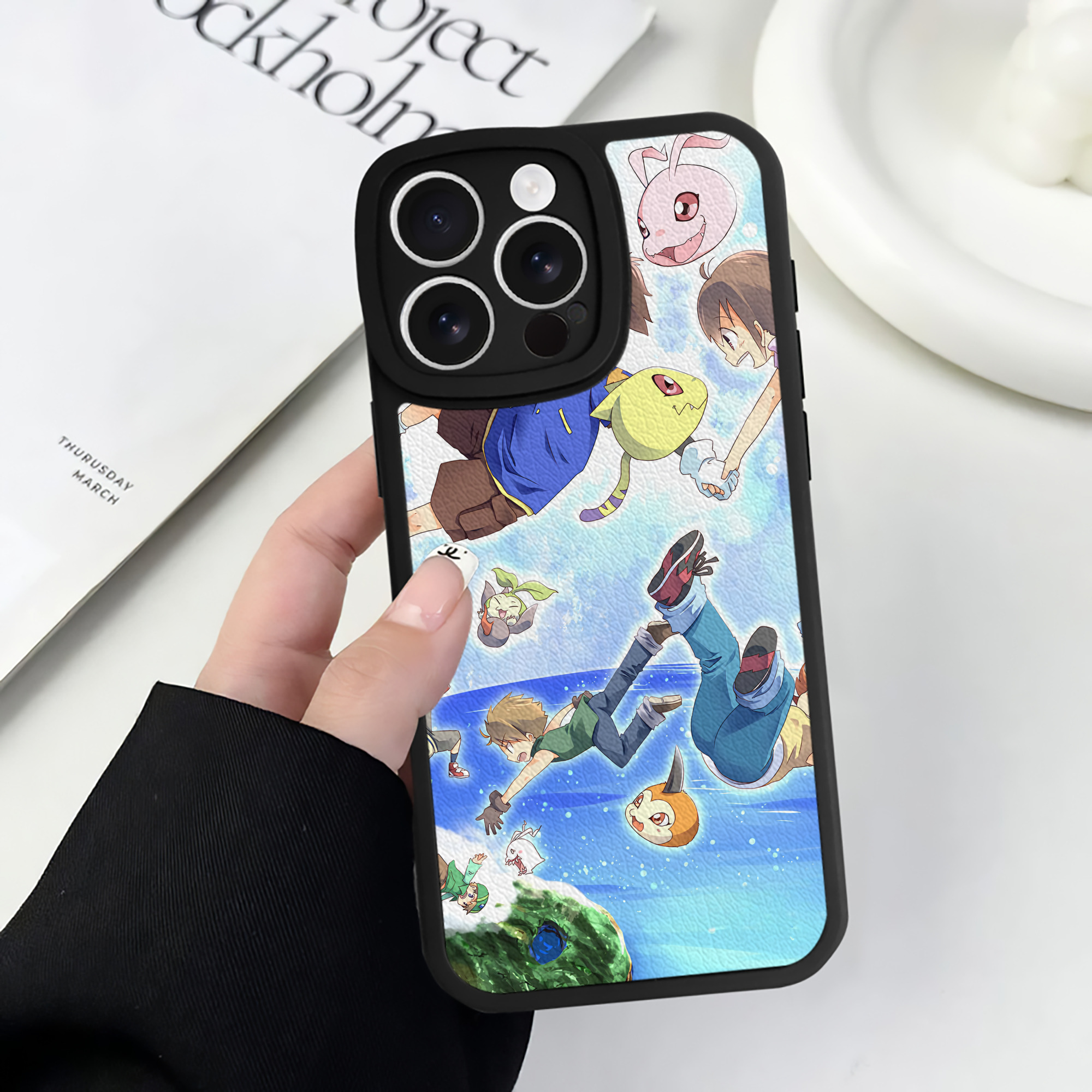 （画像用） Digimon デジタルモンスター/デジモン 【iPhone 16シリーズ対応】シリコンスマホケース（レザー調） 材質：シリコン